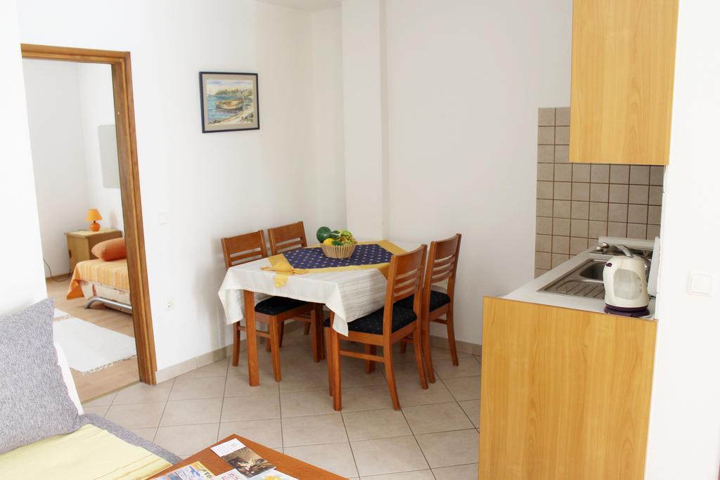 Apartments Petric Makarska Exterior foto